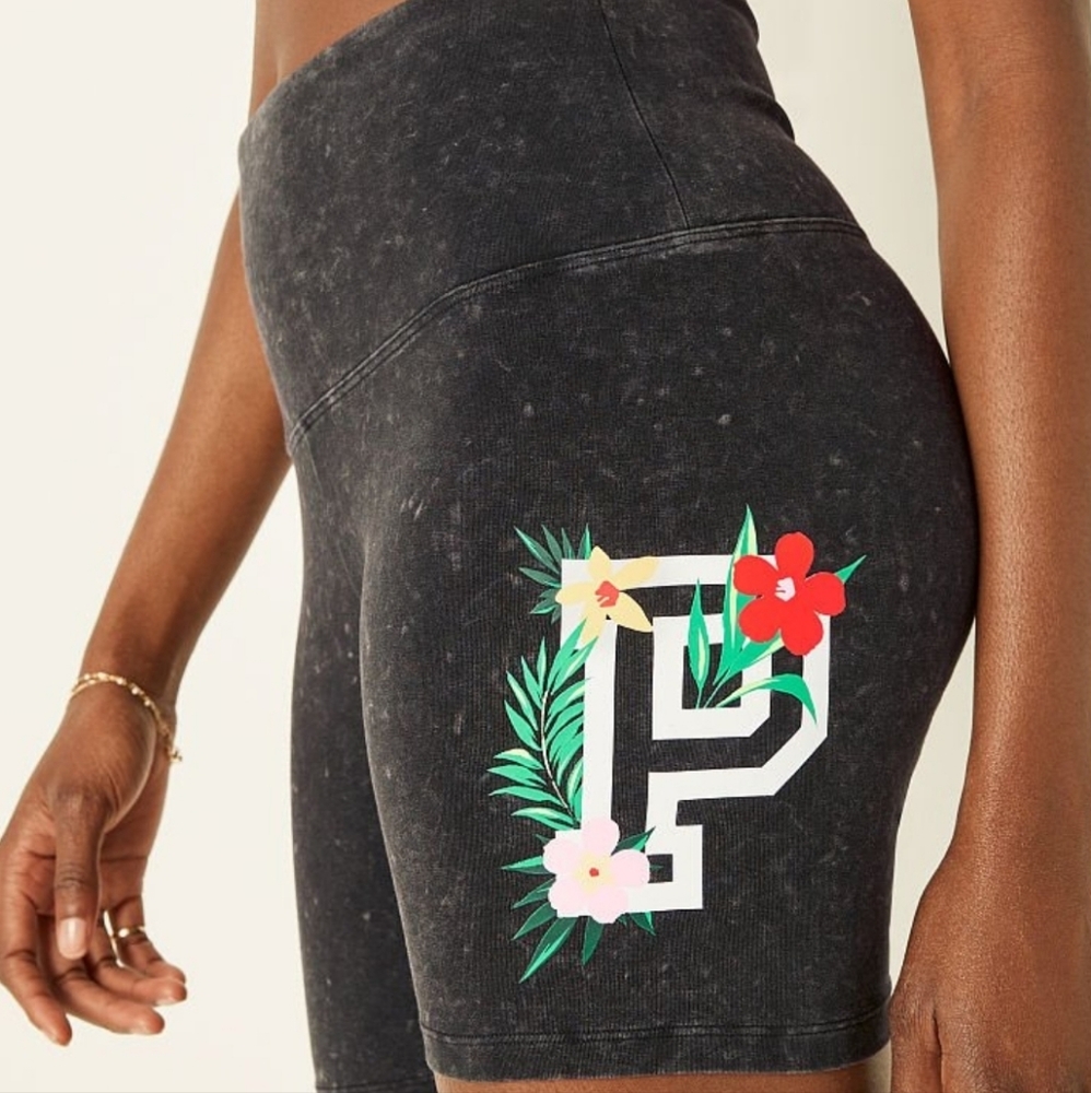 VS PINK NWT large shorts